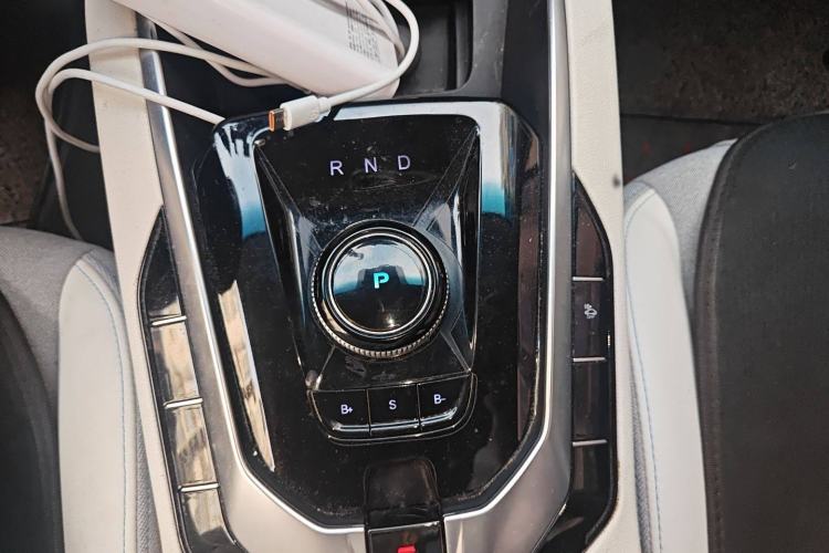 Used BAIC Beijing EU5 2018 R500 Smart Wind Edition Gear Lever