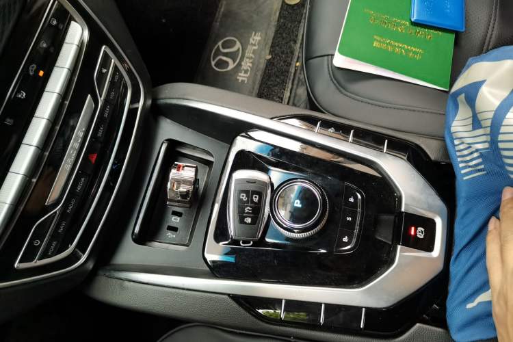 Used BAIC Beijing EU5 2018 R500 Smart Wind Edition Gear Lever