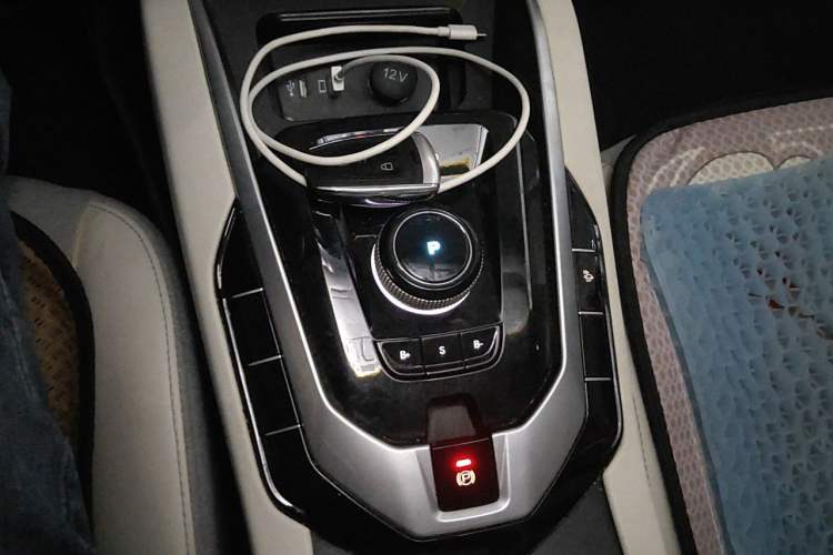 Used BAIC Beijing EU5 2018 R500 Smart Wind Edition Gear Lever