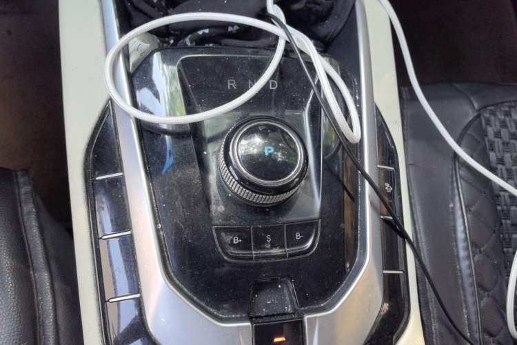 Used BAIC Beijing EU5 2018 R500 Smart Wind Edition Gear Lever