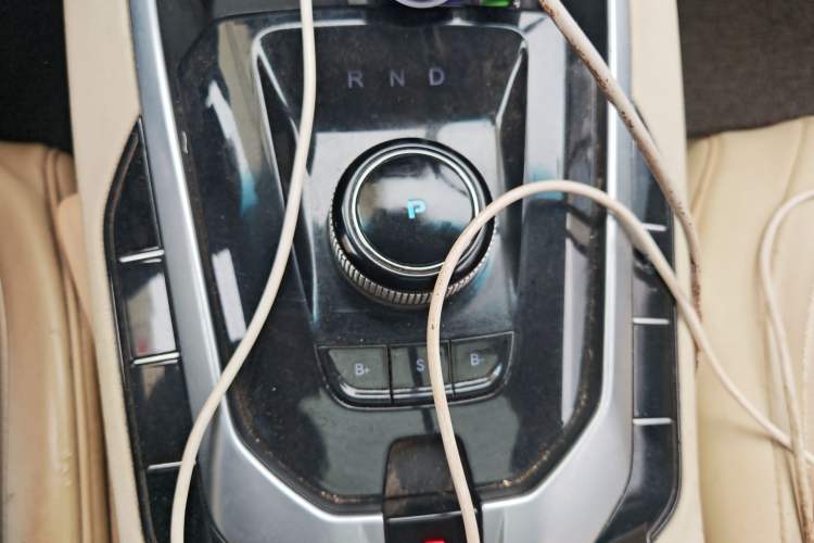 Used BAIC Beijing EU5 2018 R500 Smart Wind Edition Gear Lever