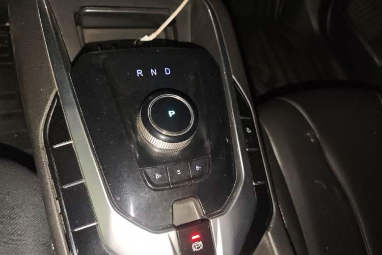 Used BAIC Beijing EU5 2018 R500 Smart Wind Edition Gear Lever
