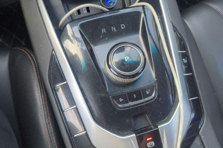 Used BAIC Beijing EU5 2018 R500 Smart Wind Edition Gear Lever