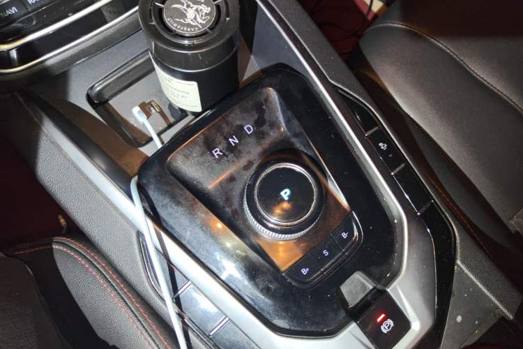 Used BAIC Beijing EU5 2018 R500 Smart Wind Edition Gear Lever