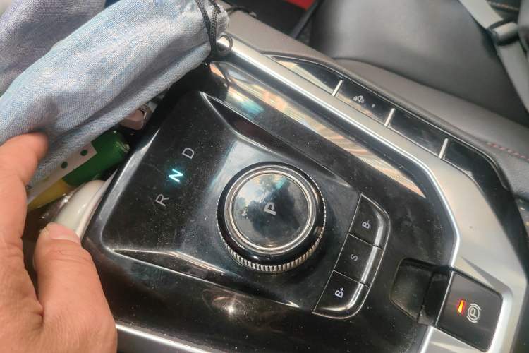 Used BAIC Beijing EU5 2018 R500 Smart Wind Edition Gear Lever