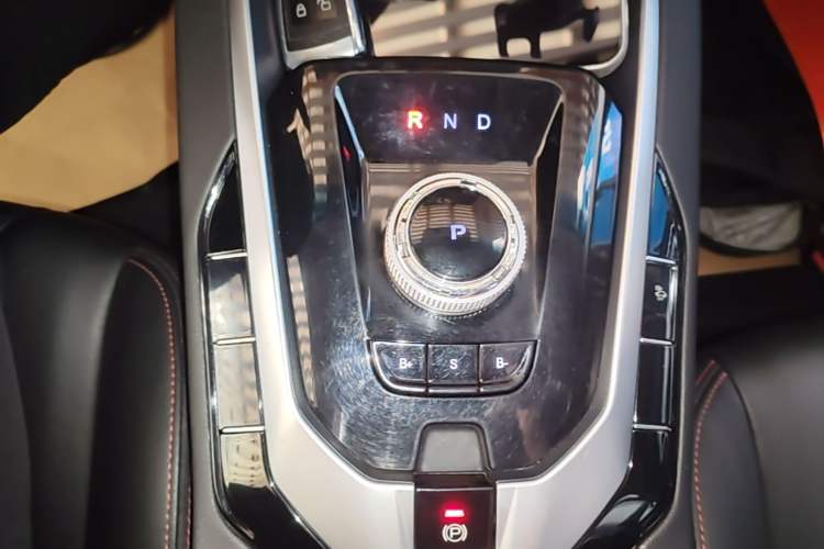 Used BAIC Beijing EU5 2018 R500 Smart Wind Edition Gear Lever