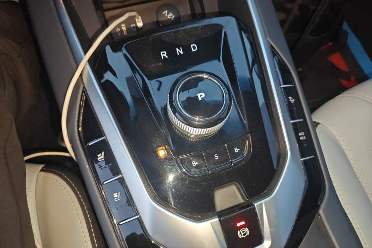 Used BAIC Beijing EU5 2018 R550 Smart Edition Gear Lever