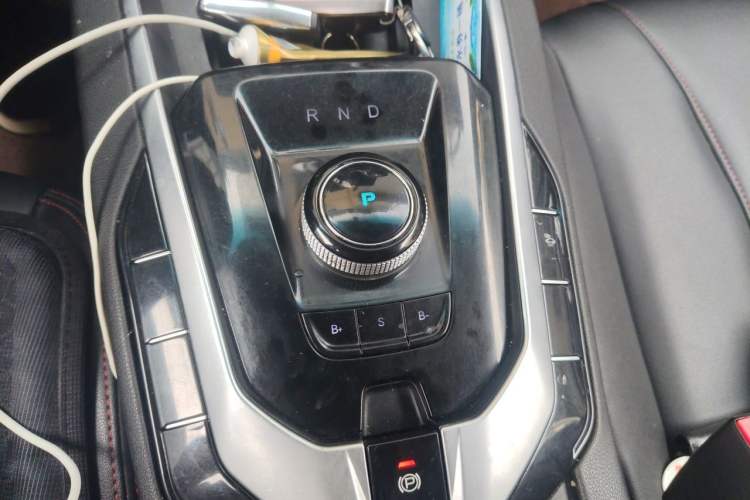 Used BAIC Beijing EU5 2018 R500 Smart Wind Edition Gear Lever