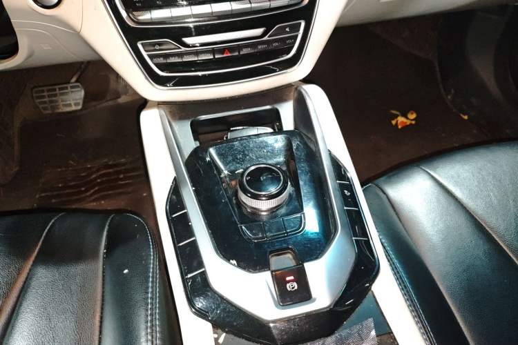Used BAIC Beijing EU5 2018 R500 Smart Wind Edition Gear Lever