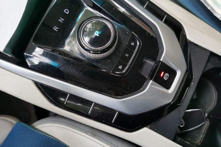Used BAIC Beijing EU5 2018 R500 Smart Wind Edition Gear Lever