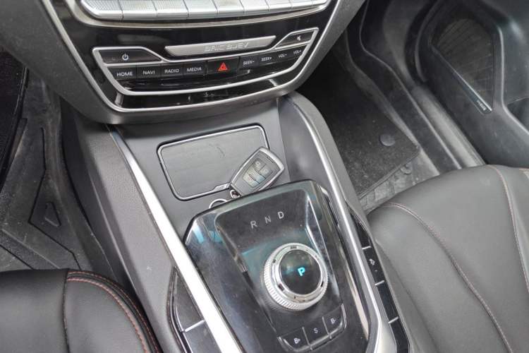 Used BAIC Beijing EU5 2018 R500 Smart Wind Edition Gear Lever