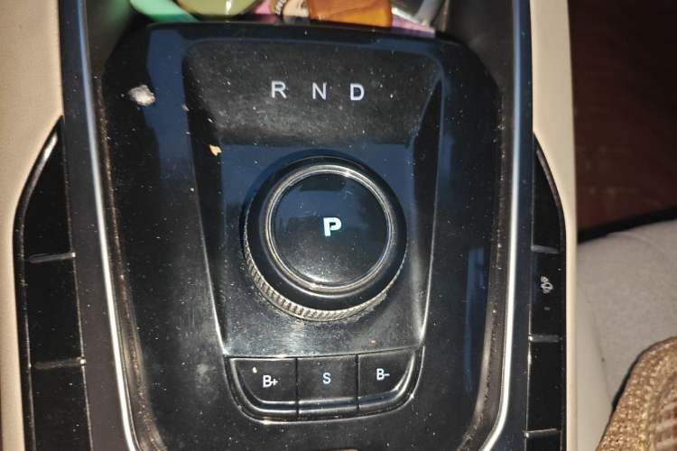 Used BAIC Beijing EU5 2018 R500 Smart Wind Edition Gear Lever