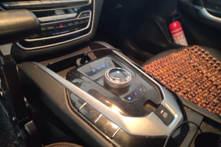 Used BAIC Beijing EU5 2018 R500 Smart Wind Edition Gear Lever