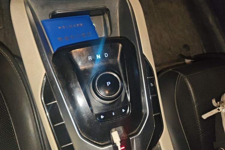 Used BAIC Beijing EU5 2018 R500 Smart Wind Edition Gear Lever
