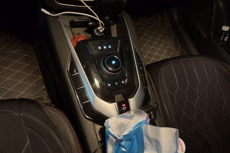 Used BAIC Beijing EU5 2018 R500 Smart Wind Edition Gear Lever