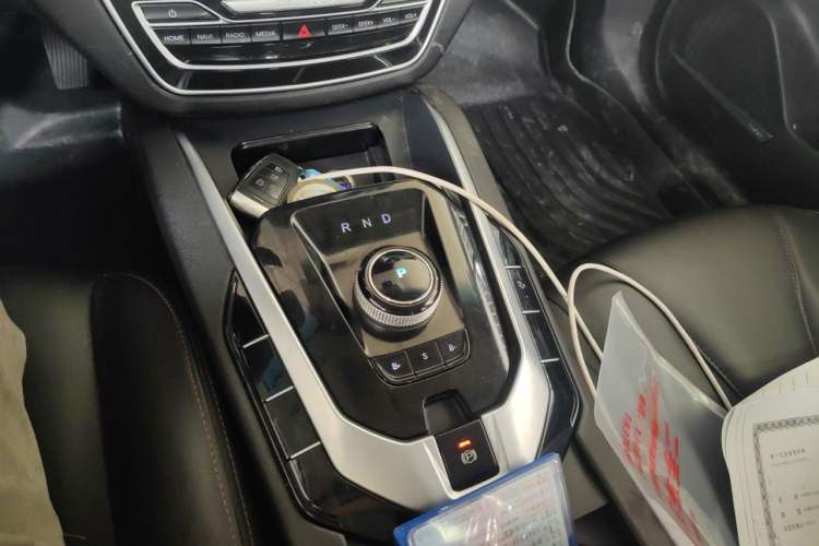 Used BAIC Beijing EU5 2018 R500 Smart Wind Edition Gear Lever