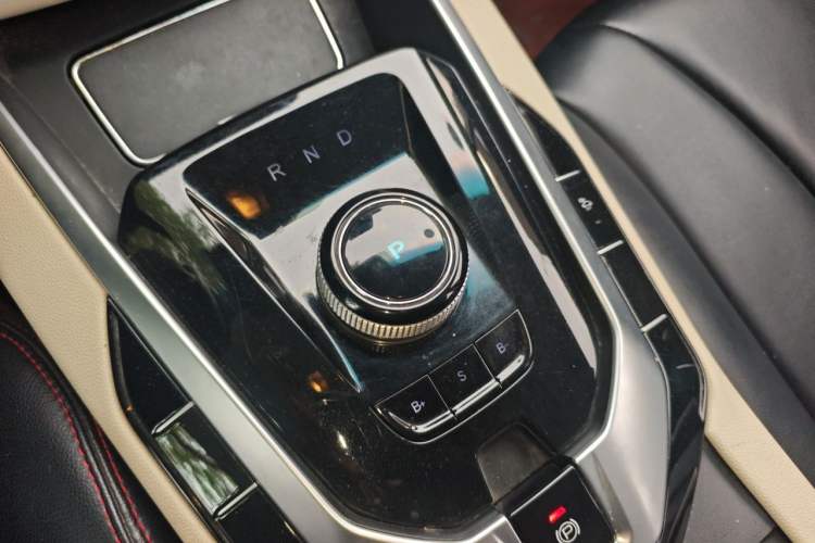 Used BAIC Beijing EU5 2018 R500 Smart Wind Edition Gear Lever