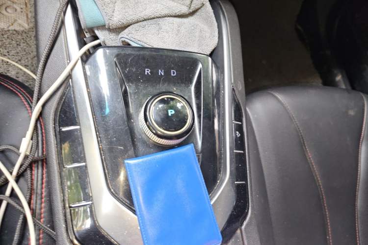 Used BAIC Beijing EU5 2018 R500 Smart Wind Edition Gear Lever