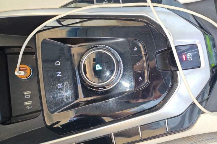 Used BAIC Beijing EU5 2018 R500 Smart Wind Edition Gear Lever