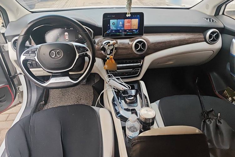 Used BAIC Beijing EU5 2018 R500 Smart Wind Edition Interior 2