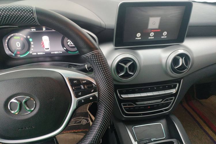 Used BAIC Beijing EU5 2018 R550 Smart Trend Edition Interior 2
