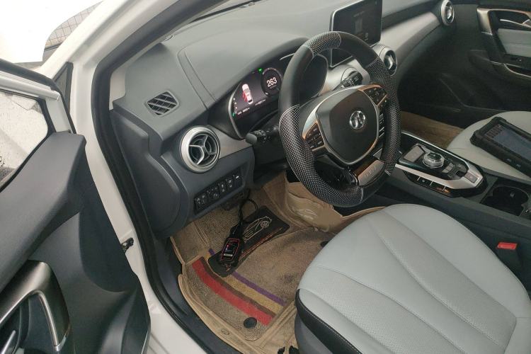 Used BAIC Beijing EU5 2018 R550 Smart Trend Edition Interior 3