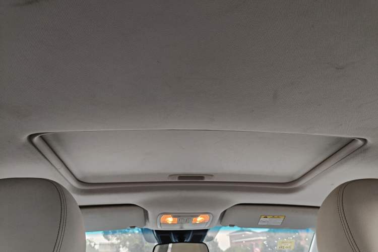 Used BAIC Beijing EU5 2018 R500 Smart Wind Edition Interior 7