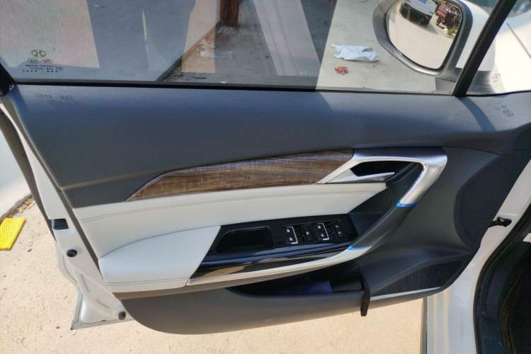 Used BAIC Beijing EU5 2018 R500 Smart Wind Edition Interior 7