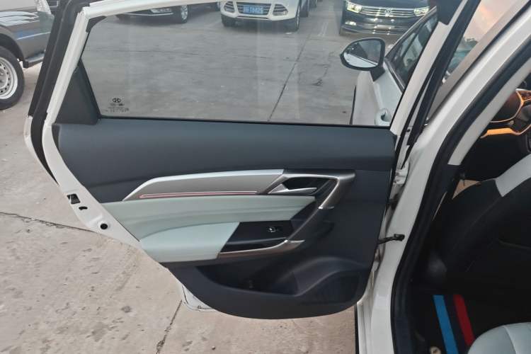Used BAIC Beijing EU5 2018 R550 Smart Edition Interior 8