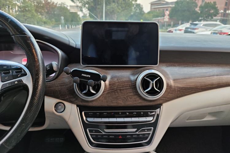 Used BAIC Beijing EU5 2018 R500 Smart Wind Edition Interior 9