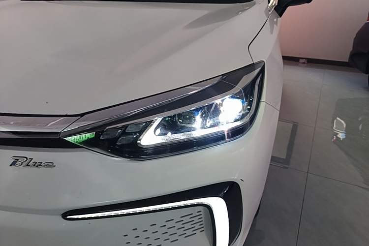 Used BAIC Beijing EU5 2018 R550 Smart Trend Edition Left Front Headlight