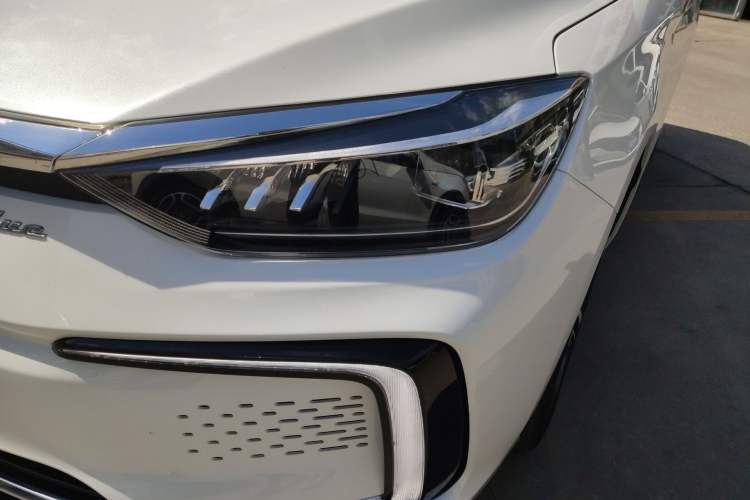 Used BAIC Beijing EU5 2018 R500 Smart Edition Left Front Headlight