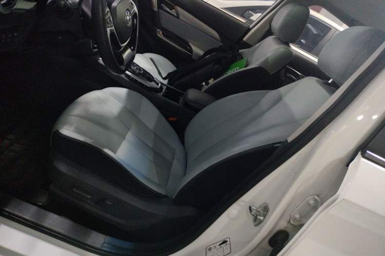 Used BAIC Beijing EU5 2018 R550 Smart Trend Edition Left Front Seat