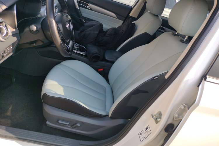 Used BAIC Beijing EU5 2018 R550 Smart Trend Edition Left Front Seat