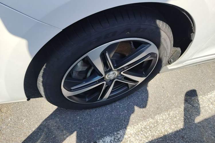 Used BAIC Beijing EU5 2018 R500 Smart Wind Edition Left Front Wheel Hub