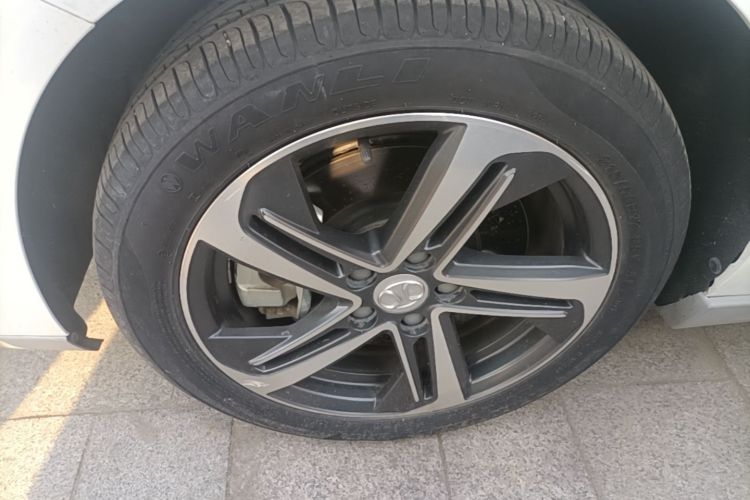Used BAIC Beijing EU5 2018 R500 Smart Wind Edition Left Front Wheel Hub