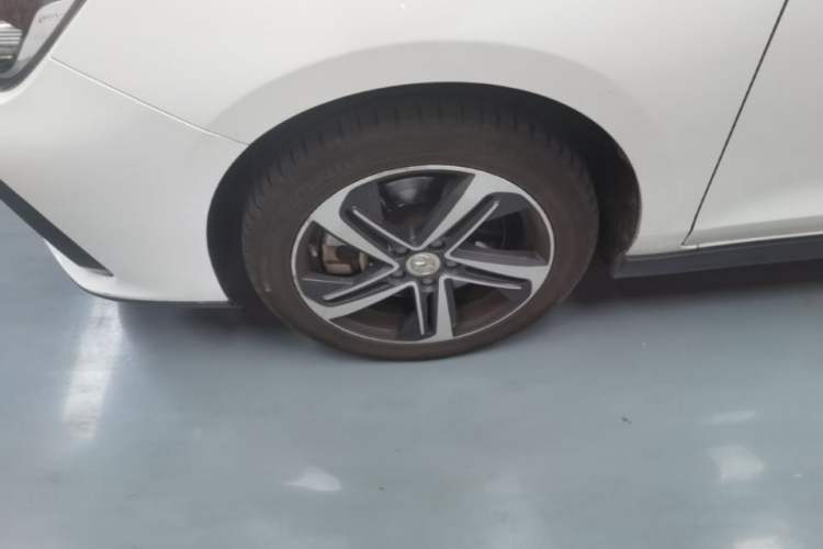 Used BAIC Beijing EU5 2018 R500 Smart Wind Edition Left Front Wheel Hub