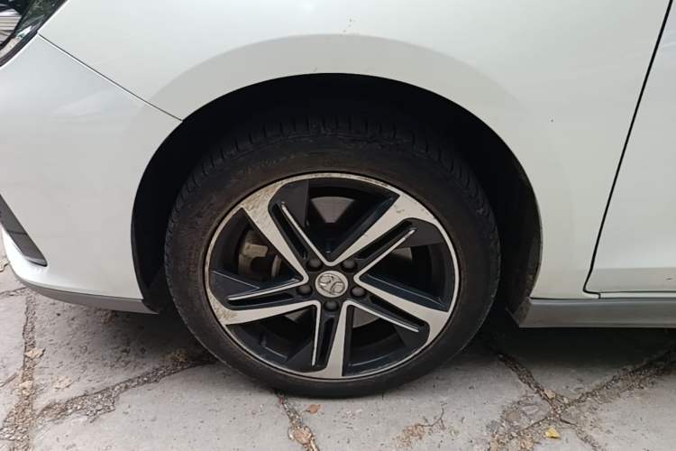 Used BAIC Beijing EU5 2018 R500 Smart Wind Edition Left Front Wheel Hub