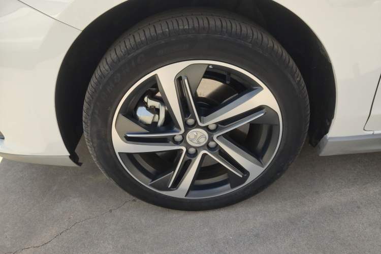 Used BAIC Beijing EU5 2018 R500 Smart Edition Left Front Wheel Hub