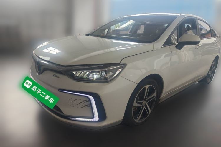 BAIC Beijing EU5 2018 R500 Smart Wind Edition مستعملة Guazi used car, China used car export, Used car for sale, Used  cars, Cheapest cars for sale