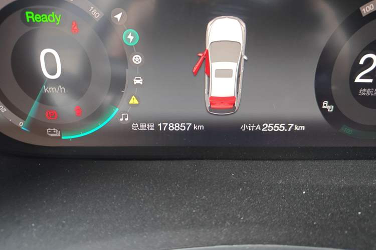 Used BAIC Beijing EU5 2018 R500 Smart Wind Edition Odometer Close Up