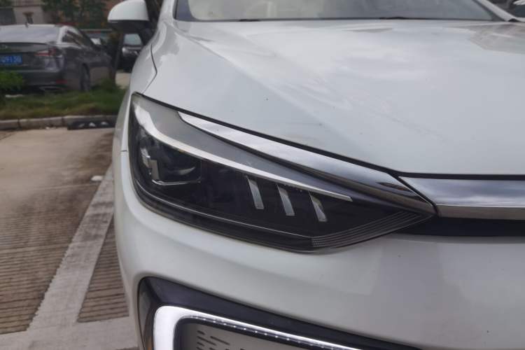 Used BAIC Beijing EU5 2018 R500 Smart Wind Edition Right Front Headlight