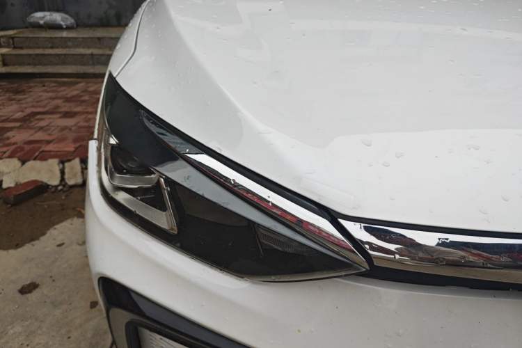 Used BAIC Beijing EU5 2018 R500 Smart Wind Edition Right Front Headlight