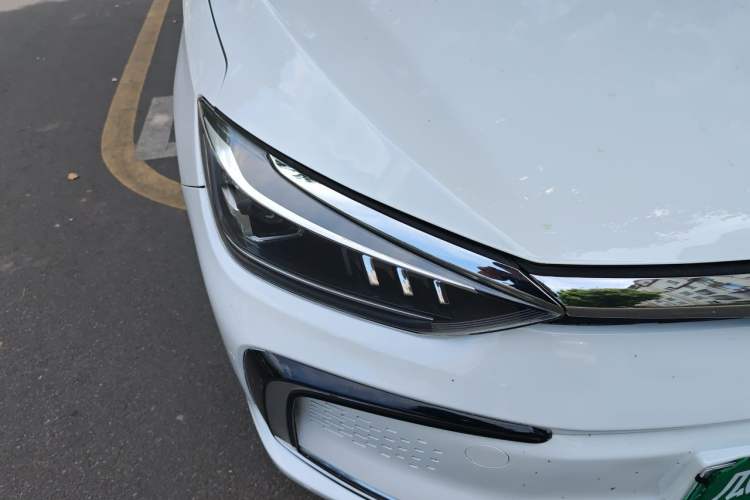 Used BAIC Beijing EU5 2018 R500 Smart Wind Edition Right Front Headlight