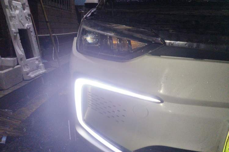 Used BAIC Beijing EU5 2018 R500 Smart Wind Edition Right Front Headlight