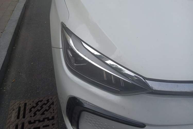 Used BAIC Beijing EU5 2018 R500 Smart Wind Edition Right Front Headlight