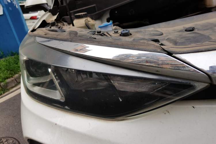 Used BAIC Beijing EU5 2018 R500 Smart Wind Edition Right Front Headlight