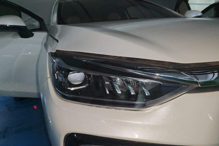 Used BAIC Beijing EU5 2018 R500 Smart Wind Edition Right Front Headlight