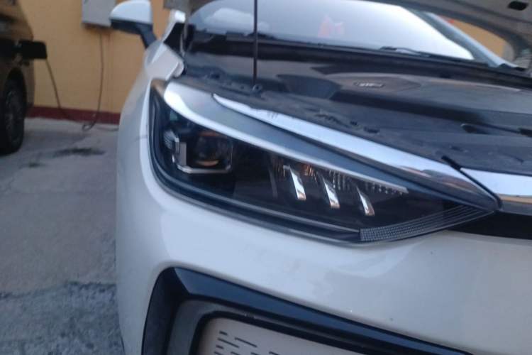 Used BAIC Beijing EU5 2018 R500 Smart Wind Edition Right Front Headlight