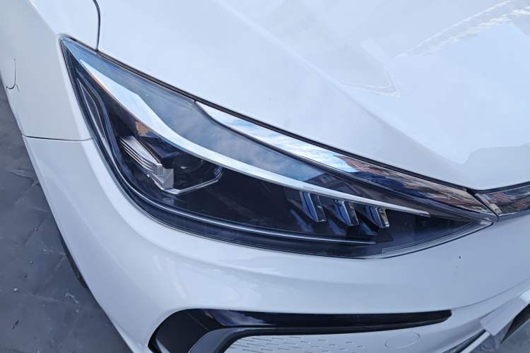 Used BAIC Beijing EU5 2018 R500 Smart Wind Edition Right Front Headlight